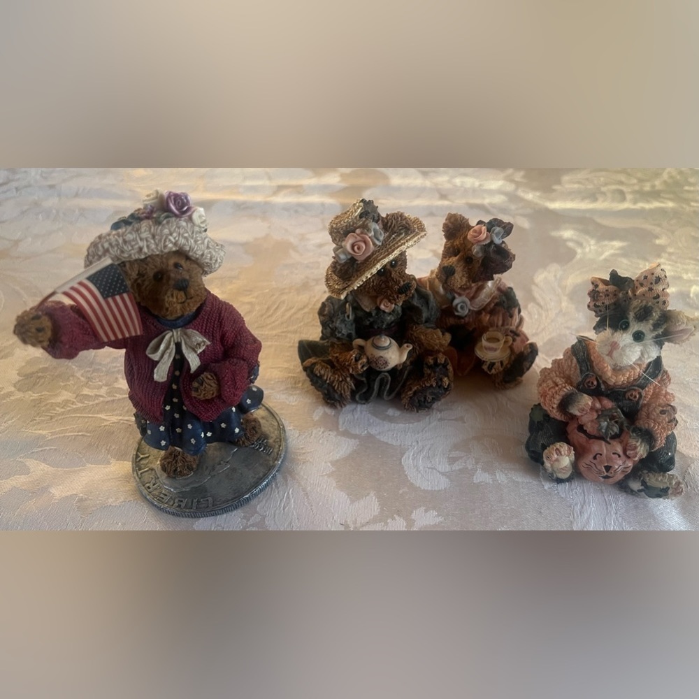 GROUP of Three Boyd’s Bears  Beautiful!